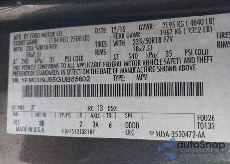 2016 Ford Escape Titanium z USA, uszkodzony, nr VIN 1FMCU9J95GUB85602